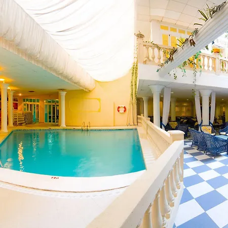 מלון Magic Fenicia 3*